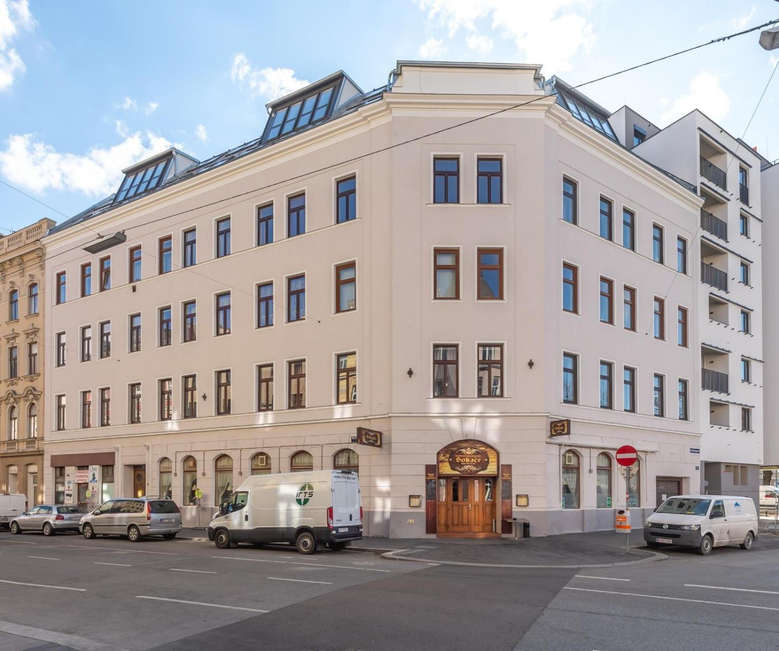 Regal Retreat Intimate Elegance Near Schoenbrunn Palace Wien Exterior foto